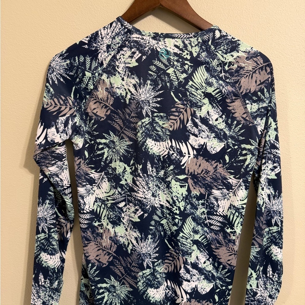 Reel Legends Blue Tropical Print Long Sleeve Athletic Rash Guard Top Size S - Picture 7 of 7